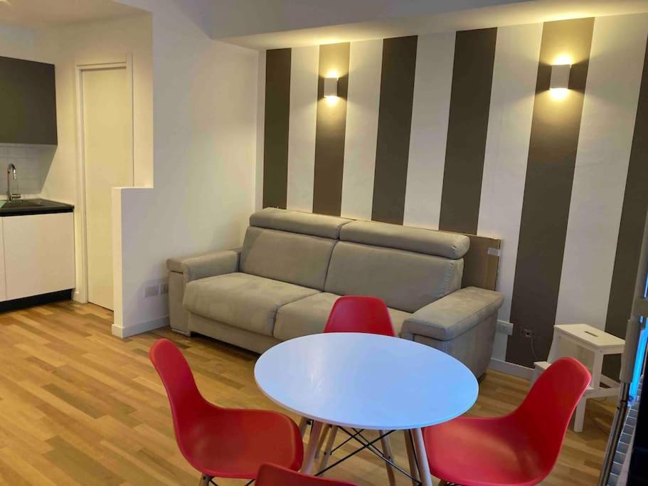 Bilocale Zona Bocconi-navigli Casa vacanze Milano